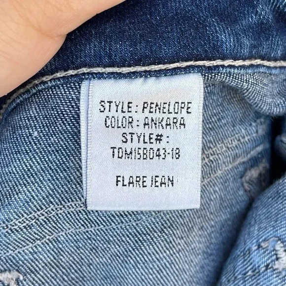 Tularosa Flare Penelope Jeans in Ankara Wash size 27 - Picture 14 of 17